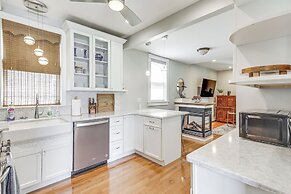 Steps to Short Beach: Ocean-view Apt w/ Deck!