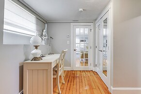Steps to Short Beach: Ocean-view Apt w/ Deck!