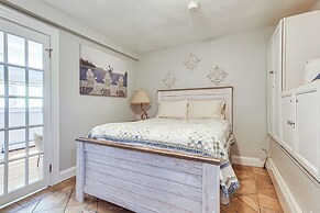 Steps to Short Beach: Ocean-view Apt w/ Deck!