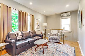 Steps to Short Beach: Ocean-view Apt w/ Deck!