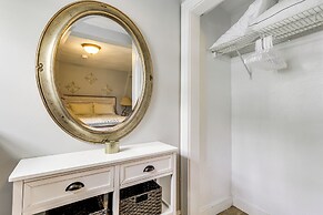 Steps to Short Beach: Ocean-view Apt w/ Deck!