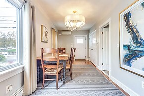 Steps to Short Beach: Ocean-view Apt w/ Deck!