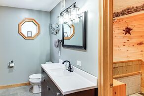 Sauna + Deck: Wooded Cabin on Lake Vermilion!