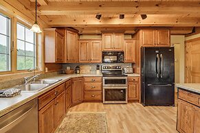 Game Room + Fire Pit: Sprawling Westfield Retreat!