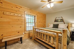 Game Room + Fire Pit: Sprawling Westfield Retreat!