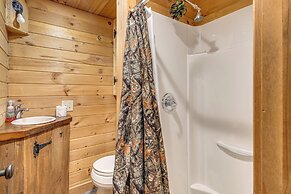 Luxe Cabin Compound 4 Mi to Cameron State Forest!