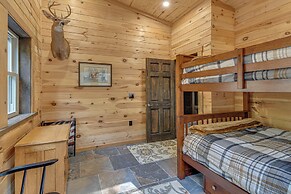 Luxe Cabin Compound 4 Mi to Cameron State Forest!