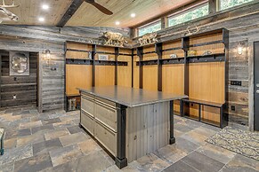 Luxe Cabin Compound 4 Mi to Cameron State Forest!