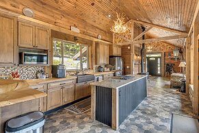 Luxe Cabin Compound 4 Mi to Cameron State Forest!