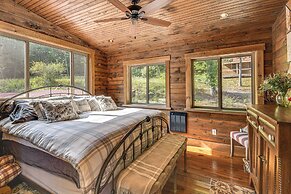 Luxe Cabin Compound 4 Mi to Cameron State Forest!