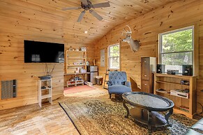 Luxe Cabin Compound 4 Mi to Cameron State Forest!