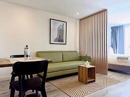 w Chic Loft w Balcony in Santa B Rbara