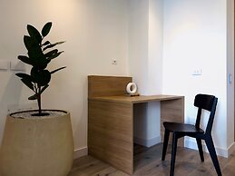 w Chic Loft w Balcony in Santa B Rbara