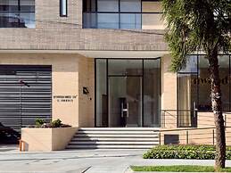 w Chic Loft w Balcony in Santa B Rbara