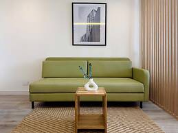 w Chic Loft w Balcony in Santa B Rbara