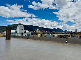 w Chic Loft w Balcony in Santa B Rbara