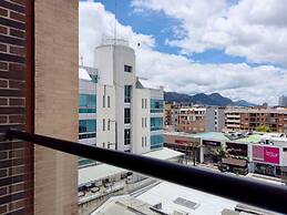 w Chic Loft w Balcony in Santa B Rbara