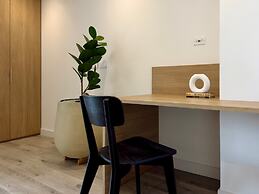 w Chic Loft w Balcony in Santa B Rbara