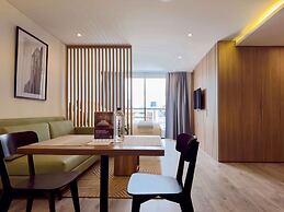 w Chic Loft w Balcony in Santa B Rbara
