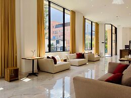 w Chic Loft w Balcony in Santa B Rbara