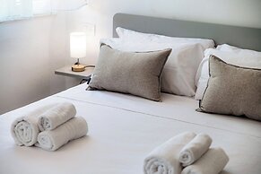 Casa Batèl Suites & Apartments