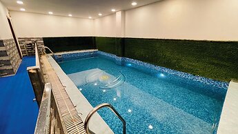 Vantara Premium- Hotel Shreya Galaxy