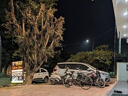 Hotel Nidhivan Dham