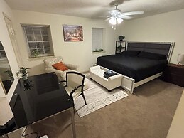 Cozy Hampton townhouse