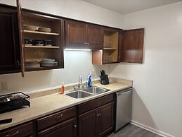 Cozy Hampton townhouse