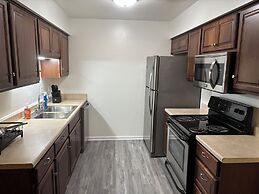 Cozy Hampton townhouse