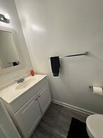 Cozy Hampton townhouse