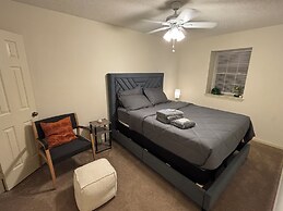 Cozy Hampton townhouse