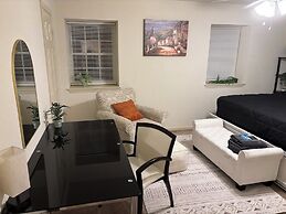 Cozy Hampton townhouse