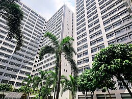 Charm's City Escape at Grace Residences
