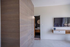 3 Bed Pool Villa Near The Beach KBR29