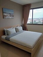 Large High Floor, Best Pool and Great Location