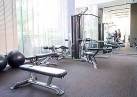Large High Floor, Best Pool and Great Location