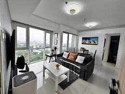 Breeze Residences Condos