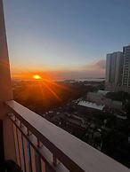 Breeze Residences Condos