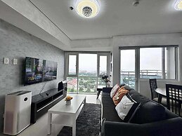 Breeze Residences Condos