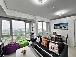Breeze Residences Condos