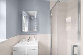 Modern 1 Bedroom Apartment in Gravesend