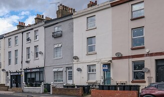Modern 1 Bedroom Apartment in Gravesend