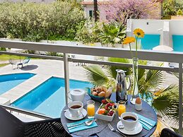 Street-facing Apartment in Cannes