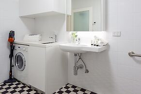 Art Deco Designer Studio in Lewisham