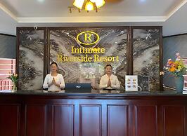 Intimate Riverside Resort