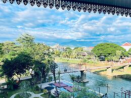 Intimate Riverside Resort