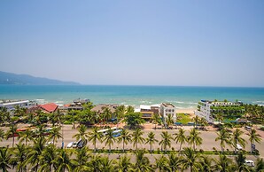 Sea Front Apartment & Spa Da Nang