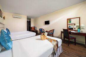 Sea Front Apartment & Spa Da Nang
