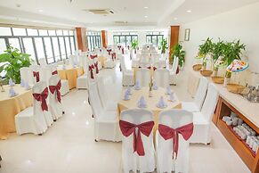 Sea Front Apartment & Spa Da Nang